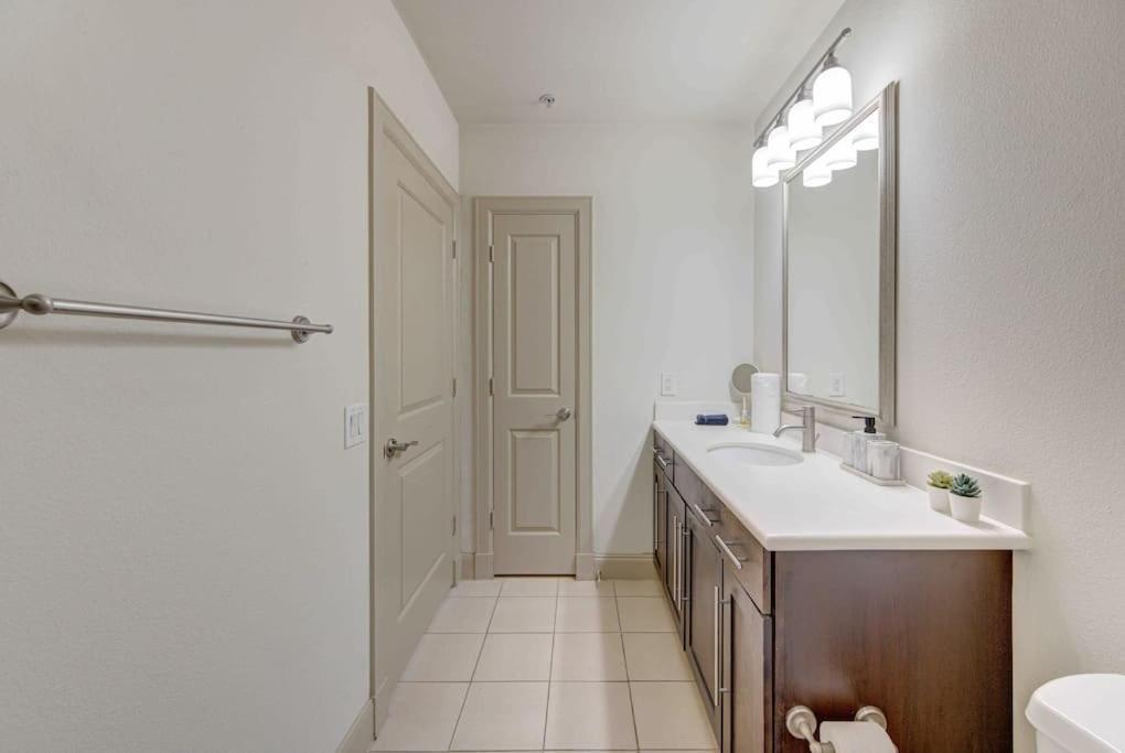 Cozy Apt Nrg Pool,Wi-Fi, Free Parking, Petsok! Houston Extérieur photo