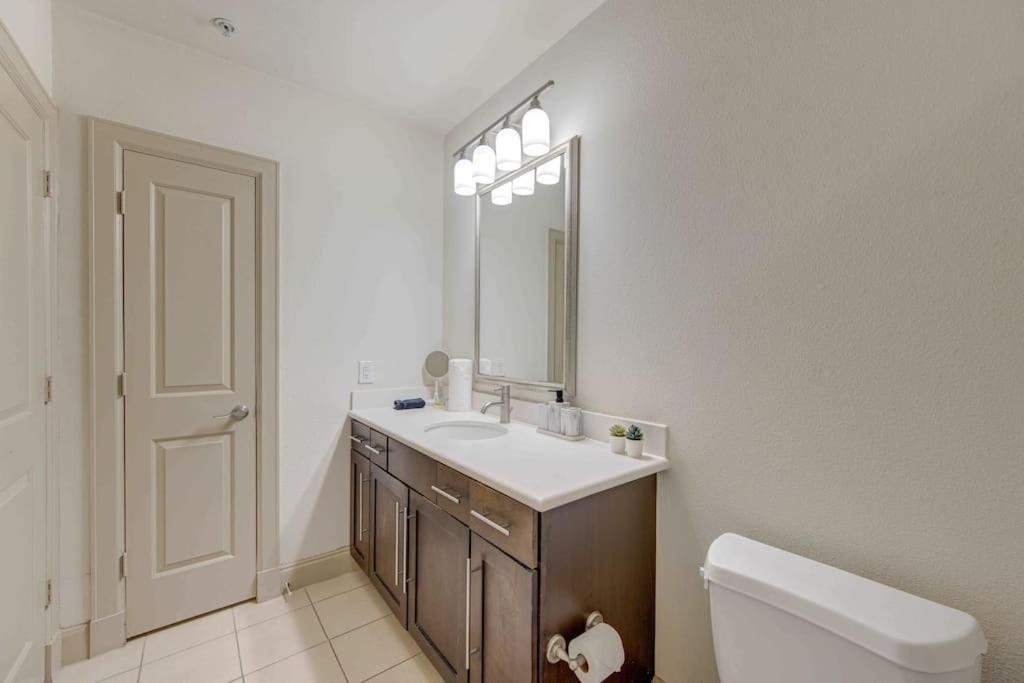 Cozy Apt Nrg Pool,Wi-Fi, Free Parking, Petsok! Houston Extérieur photo